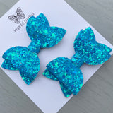 Small Alani Piggy Clip Pair - Blue Glitter