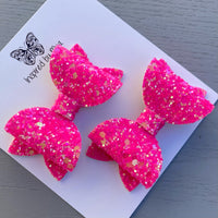 Small Mariah Piggy Clip Pair - Neon Pink Glitter