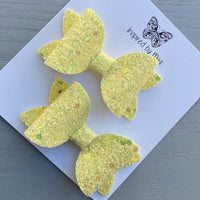 Small Mariah Piggy Clip Pair - Light Yellow Glitter