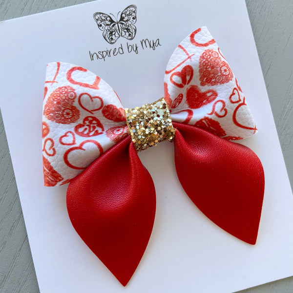 Medium Everly Bow Clip - Red & White Hearts