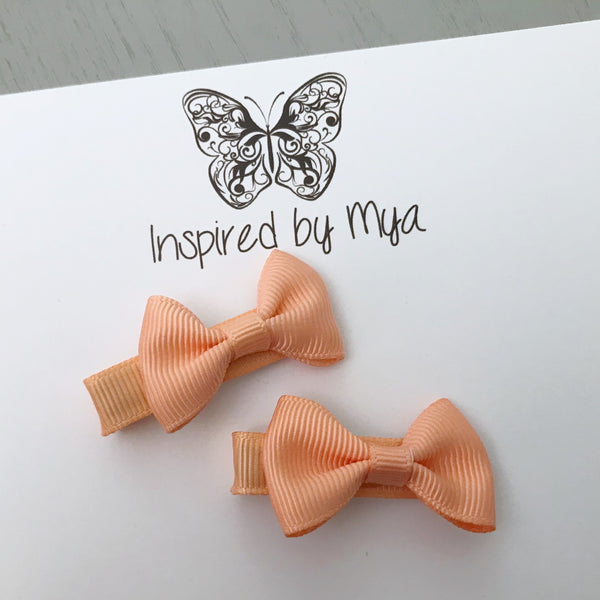 Tiny Bow Clip Piggy Pair - Peach